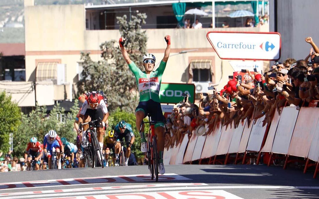 Montilla acoge el paso de la Vuelta Ciclista a España